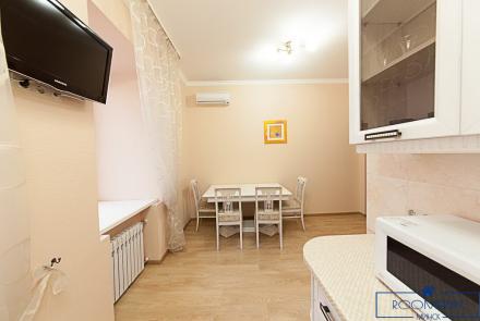 Пятикомнатная квартира на сутки Минск Кирова кухня