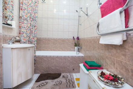 Двухкомнатная квартира на сутки Минск переулок Броневой ванная