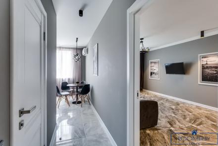 Двухкомнатная квартира на сутки Минске Захарова прихожая