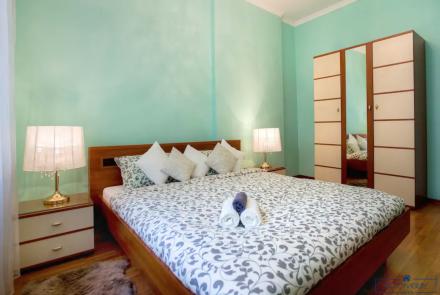 Пятикомнатная квартира на сутки Минск Румянцева спальня