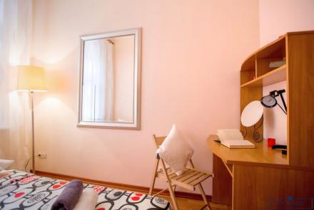 Пятикомнатная квартира на сутки Минск Румянцева спальня