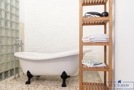 Трехкомнатная квартира в Минске на сутки Броневой ванна