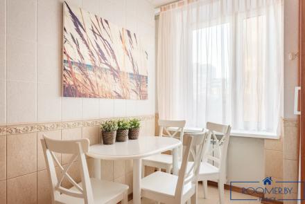 Квартира на сутки в Минске на проспекте Независимости, 76 кухня