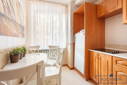 Квартира на сутки в Минске на проспекте Независимости, 76 кухня