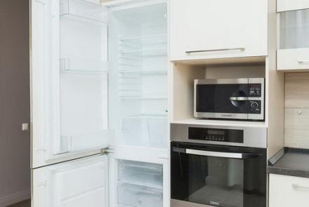 Квартира на сутки в Минске на улице Мстислава, 20 холодильник