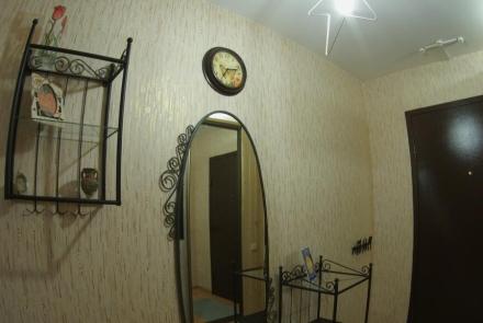 Квартира на сутки в Минске Куйбышева прихожая