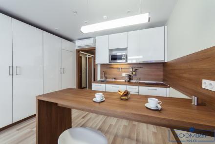 Квартира на сутки в Минске на проспекте Независимости, 58 кухня