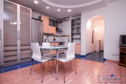 Квартира на сутки в Минске на проспекте Независимости, 43 кухня