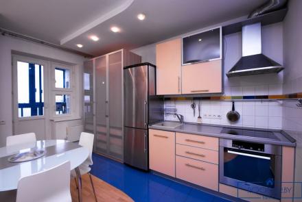 Квартира на сутки в Минске на проспекте Независимости, 43 кухня