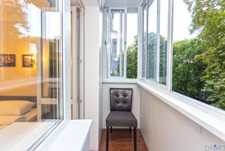 Двухкомнатная квартира в Минске на сутки улица Куйбышева, 46 балкон