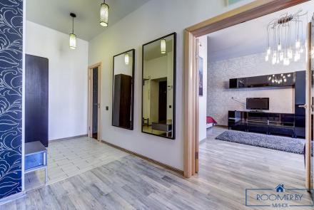 Квартира на сутки в Минске возле метро Площадь Якуба Коласа прихожая