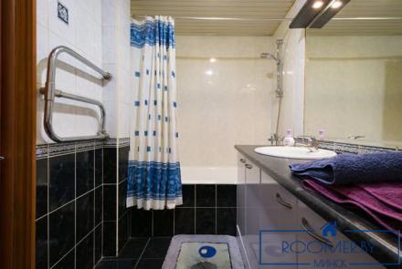 Двухкомнатная квартира на сутки в Минске на Партизанском проспекте ванна