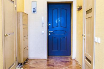 Двухкомнатная квартира на сутки в Минске на Партизанском проспекте коридор