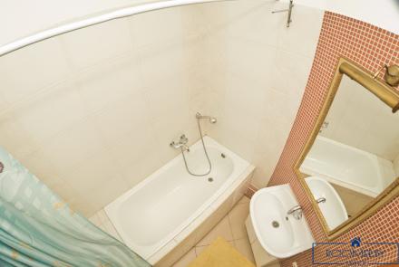 Двухкомнатная квартира на сутки в Минске на Партизанском проспекте ванна