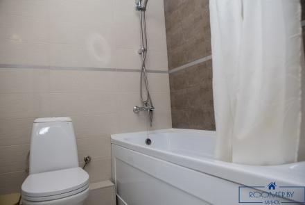 Двухкомнатная квартира на сутки в Минске на Партизанском проспекте ванна