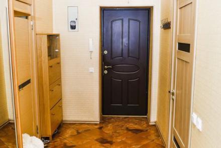 Двухкомнатная квартира на сутки в Минске на Партизанском проспекте коридор
