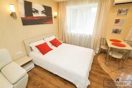 Однокомнатная квартира в Минске на Партизанском проспекте спальня