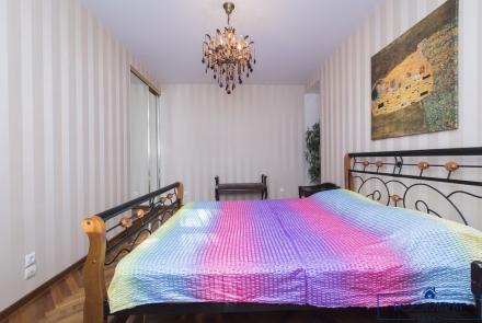 Трехкомнатная квартира на сутки в Минске на Партизанском проспекте спальня