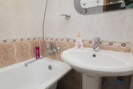 Трехкомнатная квартира на сутки в Минске на Партизанском проспекте ванна