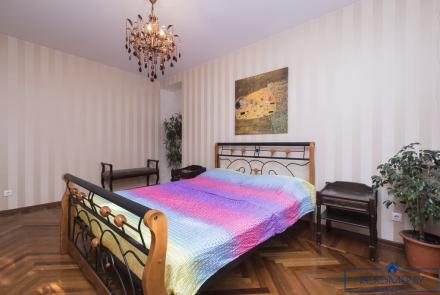 Трехкомнатная квартира на сутки в Минске на Партизанском проспекте спальня