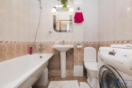 Трехкомнатная квартира на сутки в Минске на Партизанском проспекте ванна